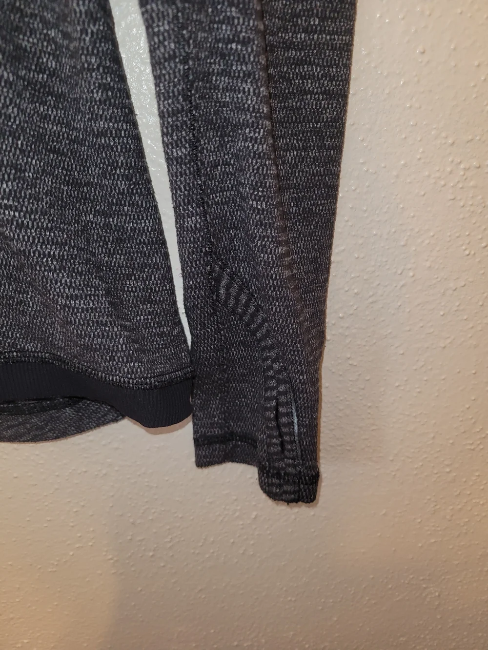 Lululemon Base Runner Long Sleeve Black/ Gray 8